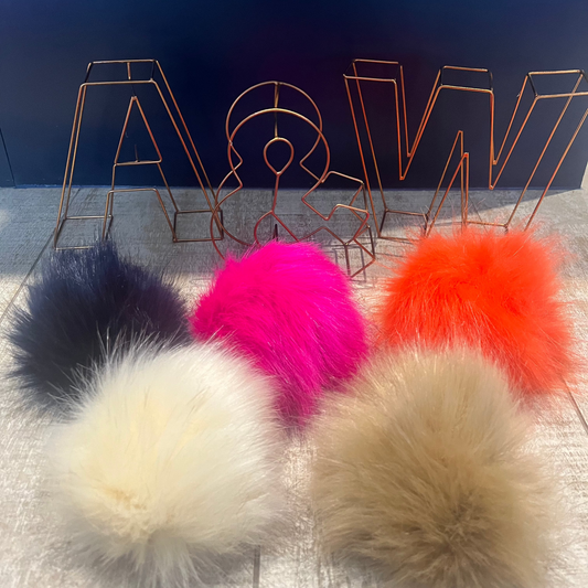 Luxury 14cm faux fur poms