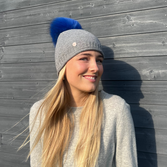 Grey cashmere plain knit beanie with fur pom